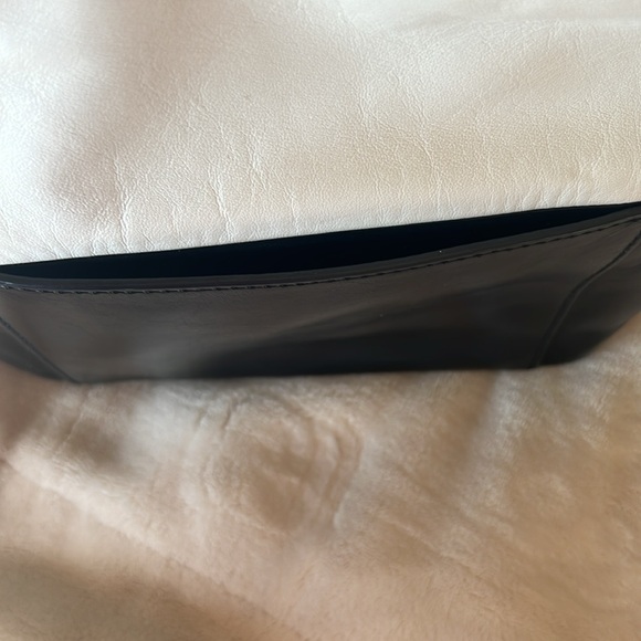 Michael Kors medium bucket bag - Picture 9 of 13